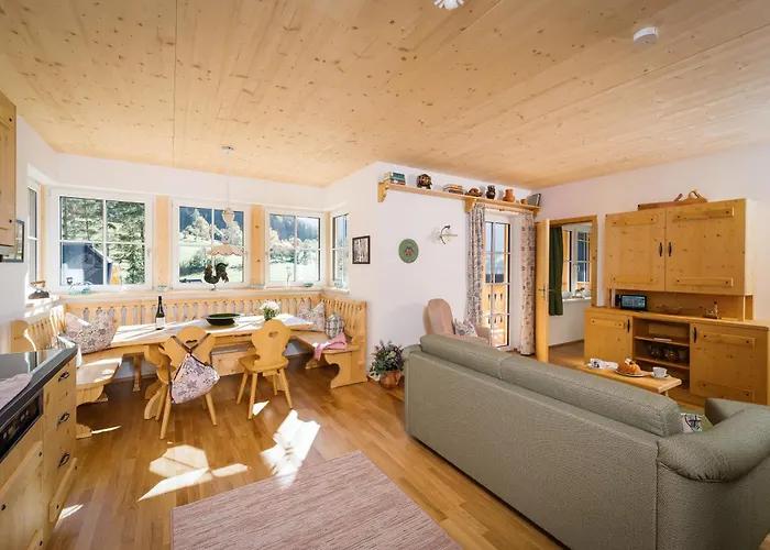 Narzissendorf Zloam Am 格伦德尔湖